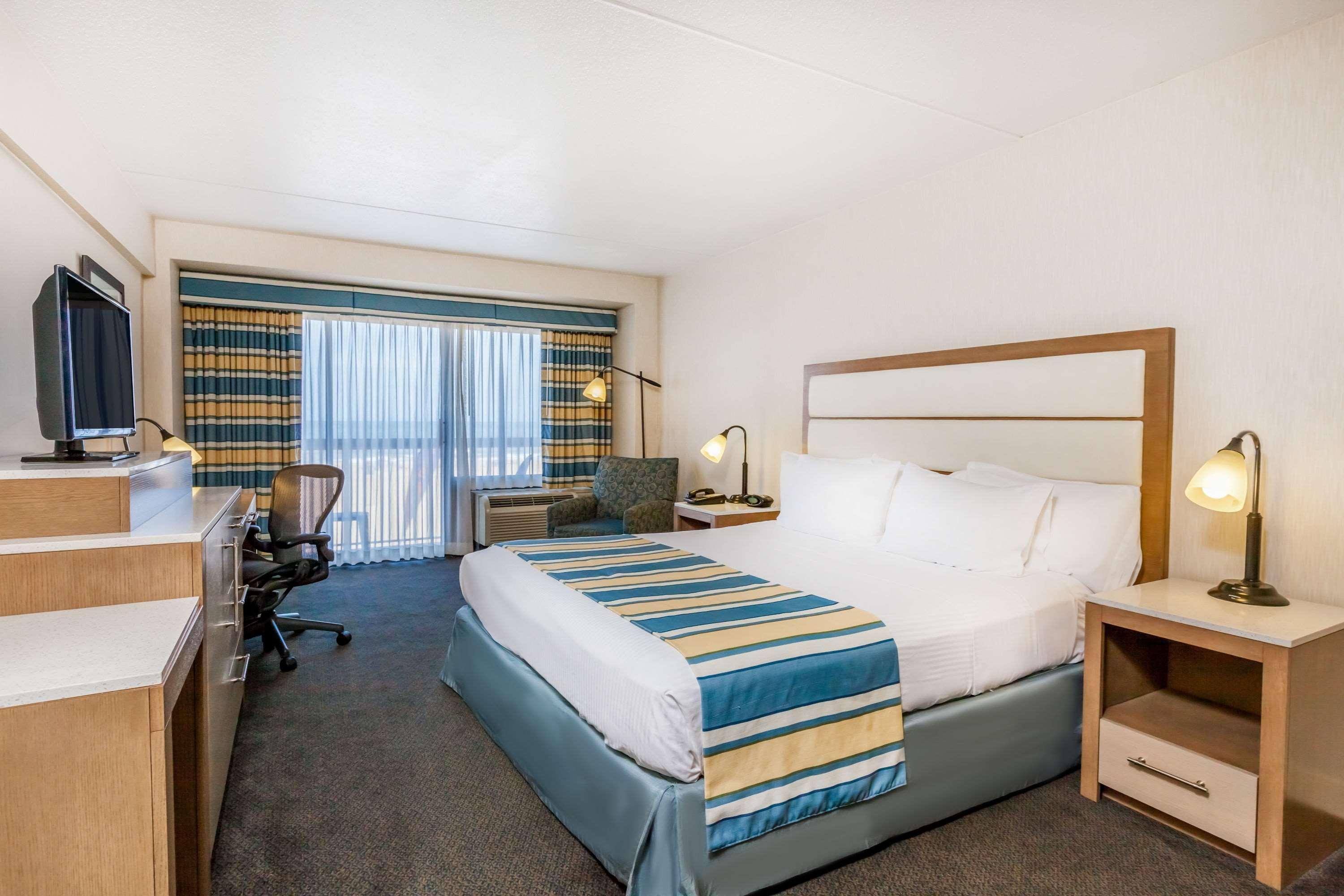 Wyndham Virginia Beach Oceanfront Exterior photo